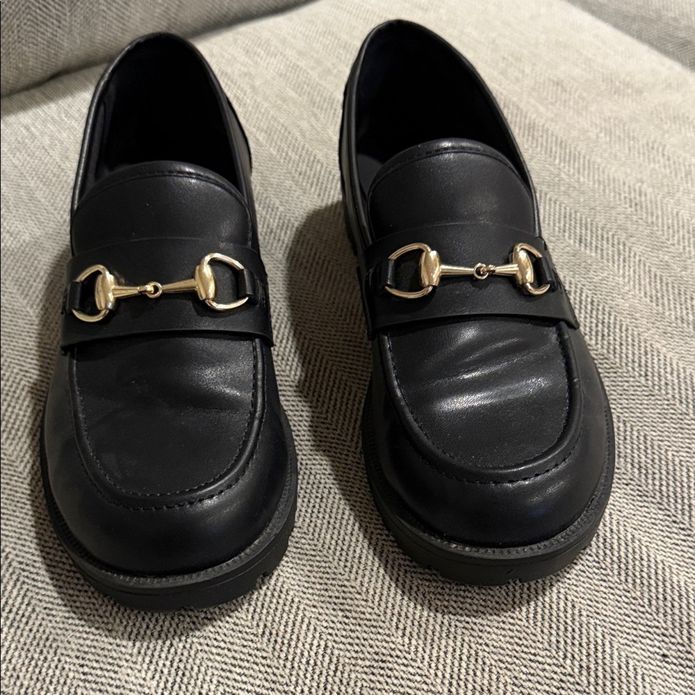 Sincerely Jules Womens Black Slip On Oxford Loafers Gold Detailing Size 7.5M